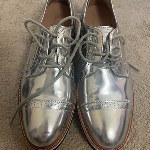 Halogen Atlantic Pacific Silver Oxfords 8.5